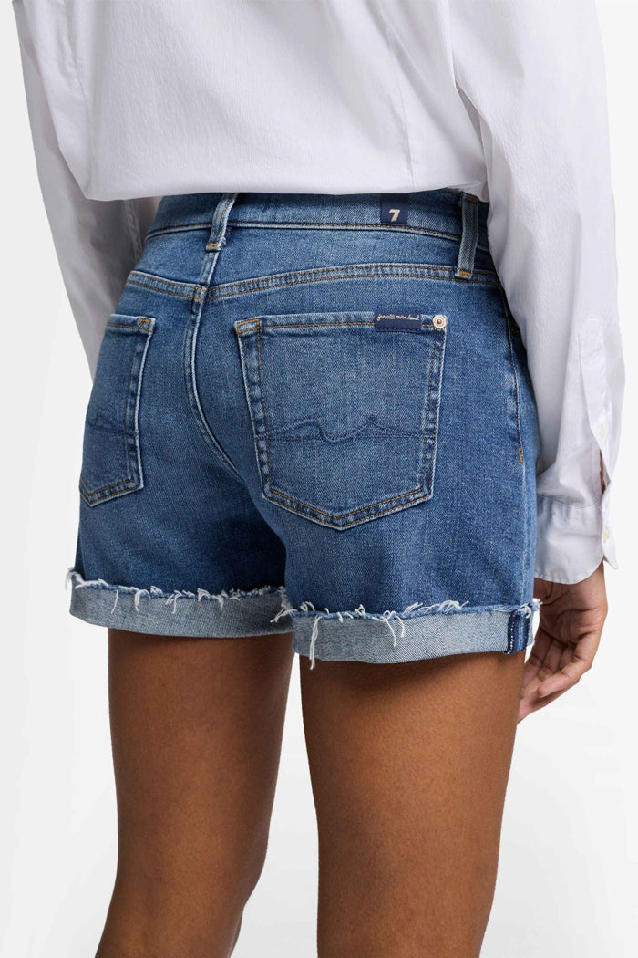 Shorts Mid Roll