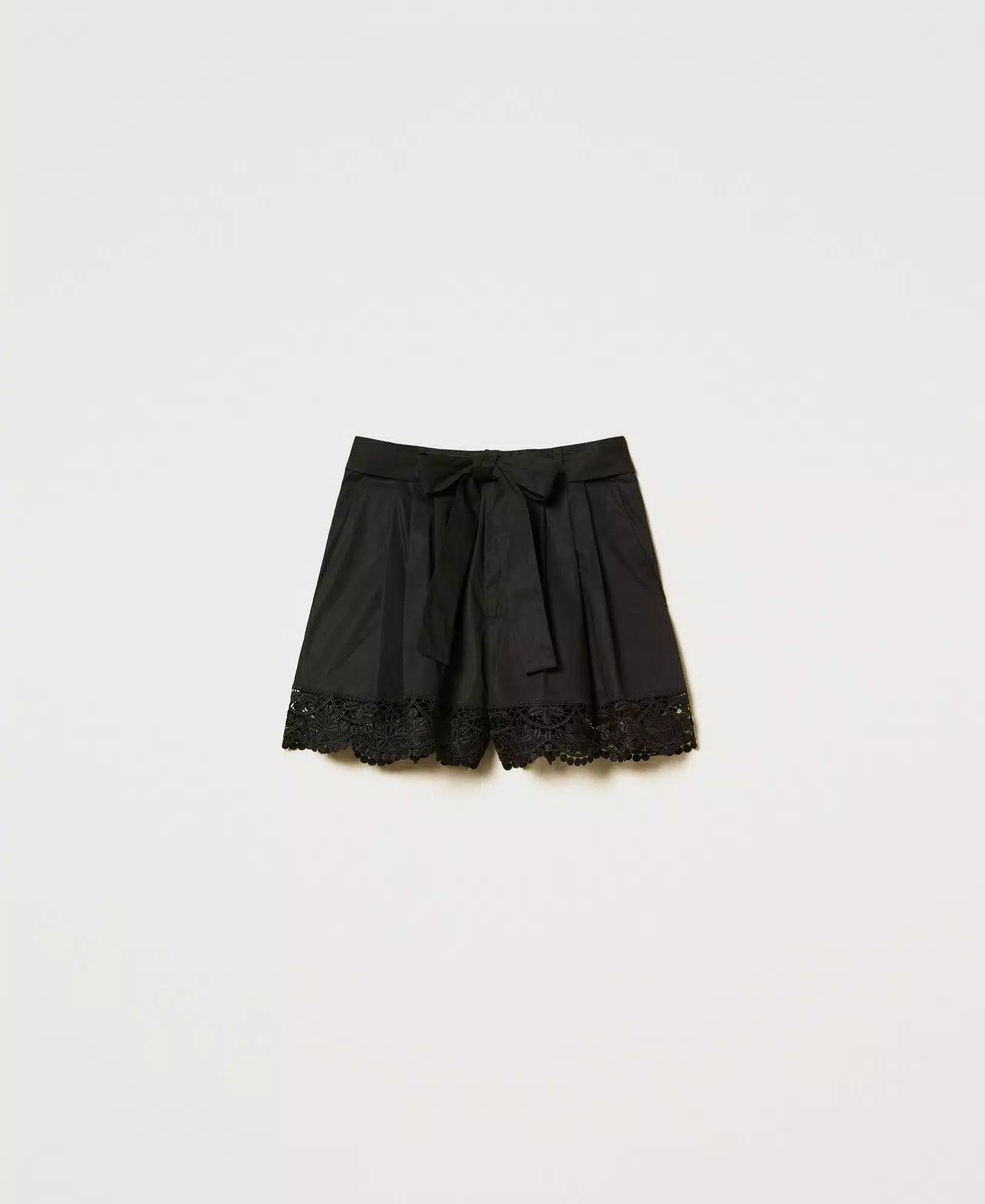 Short Neve Lace