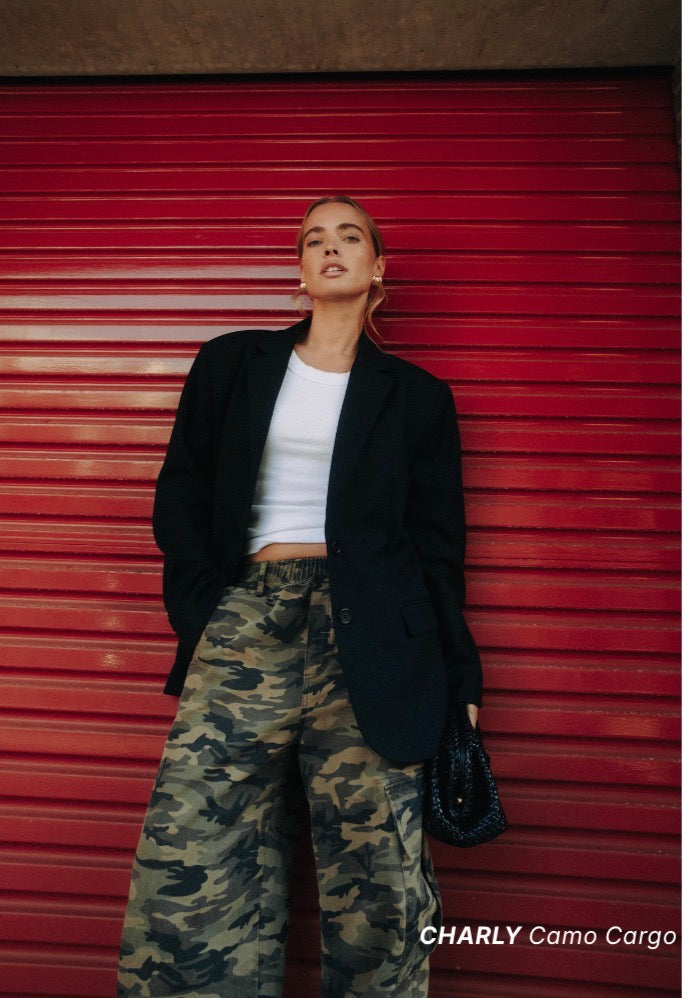 Une Camo Charly Cargo