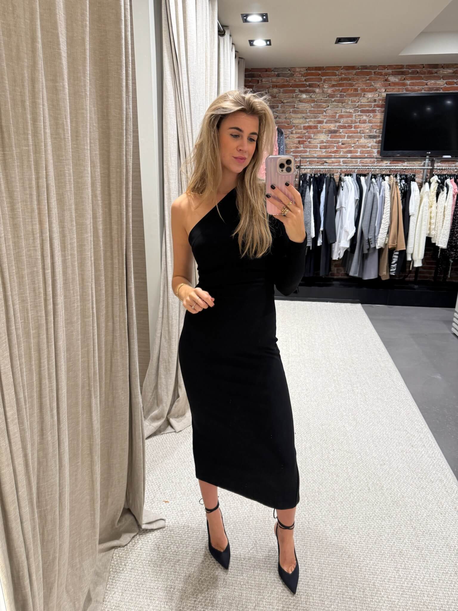 Dress Valley