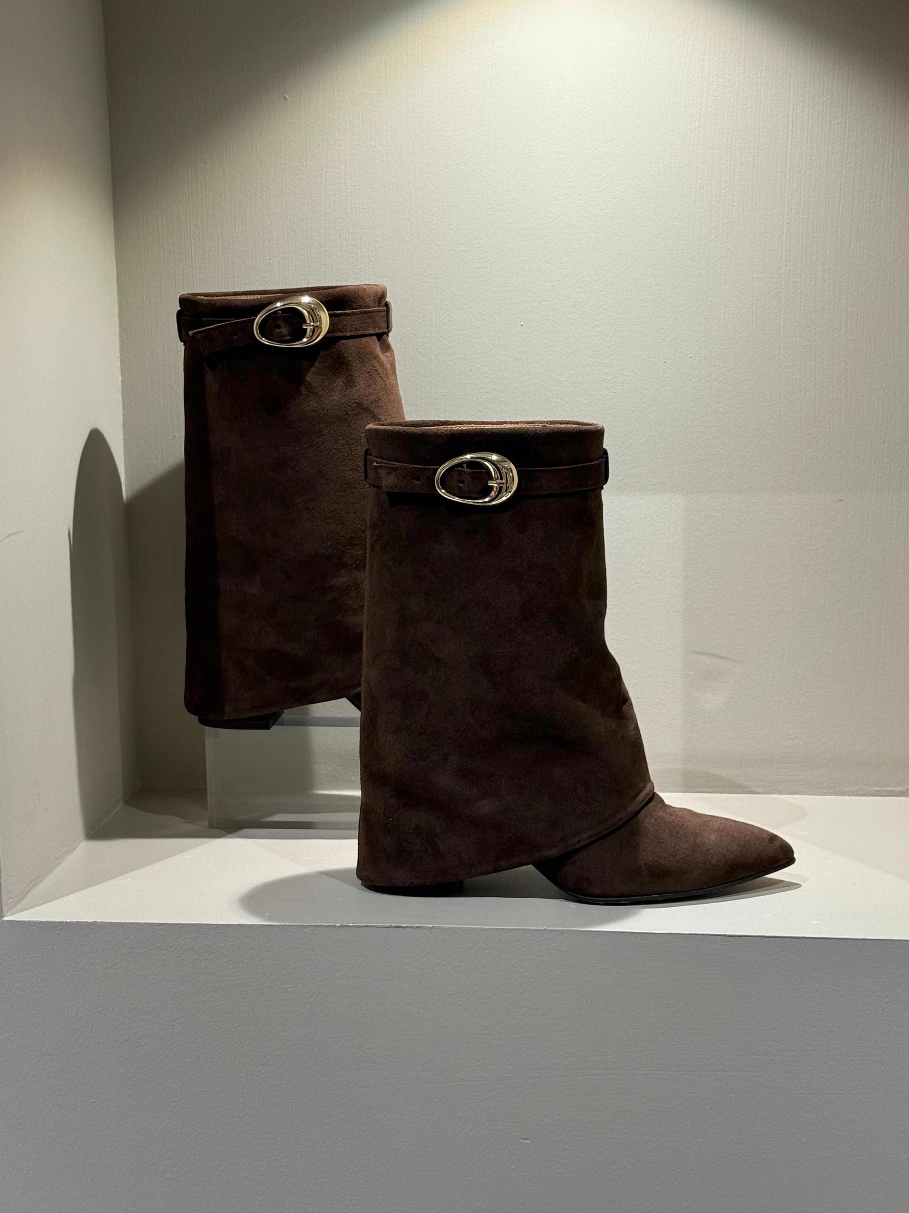 Boots Cleo