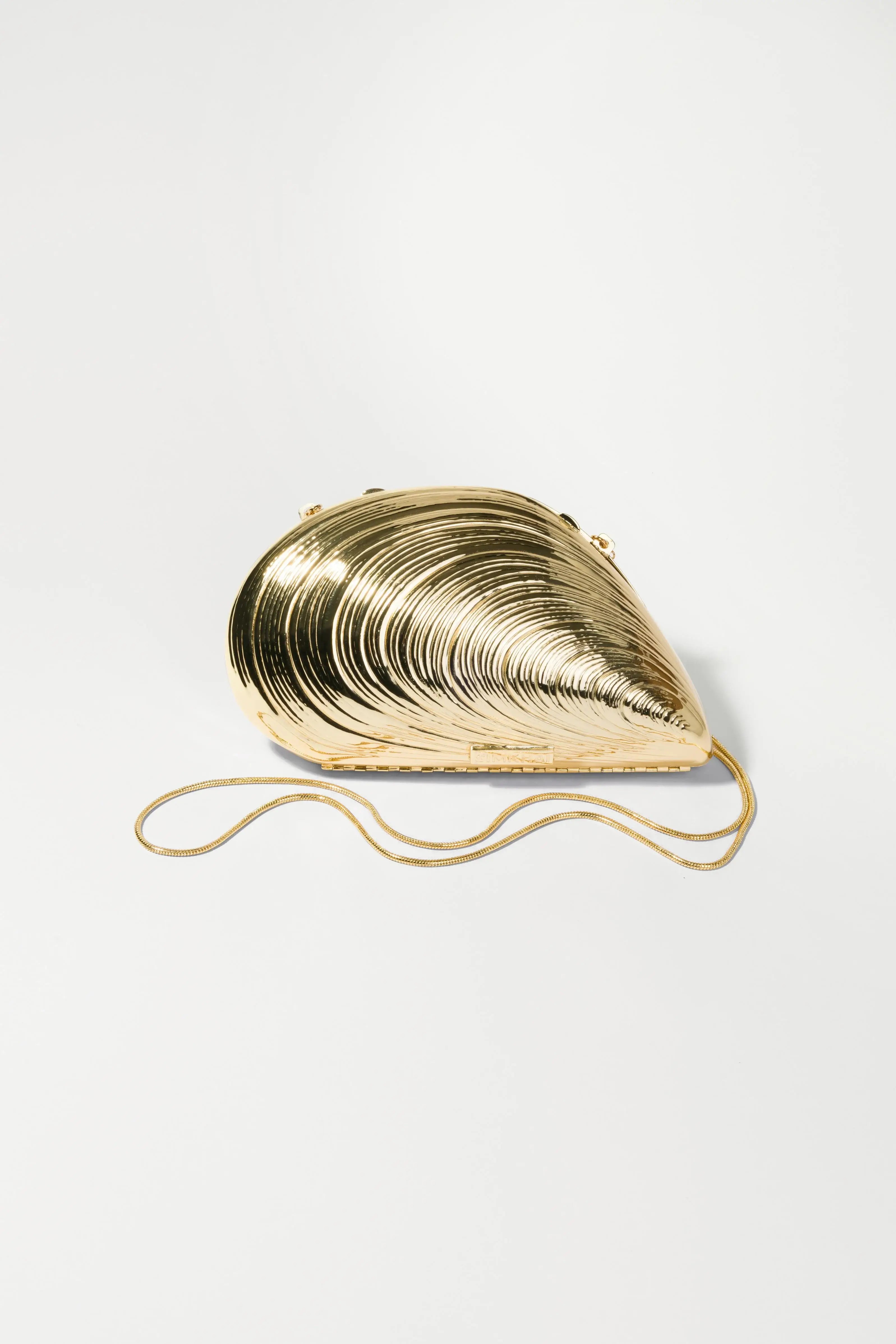 Clutch Bridget Metal Oyster Shell